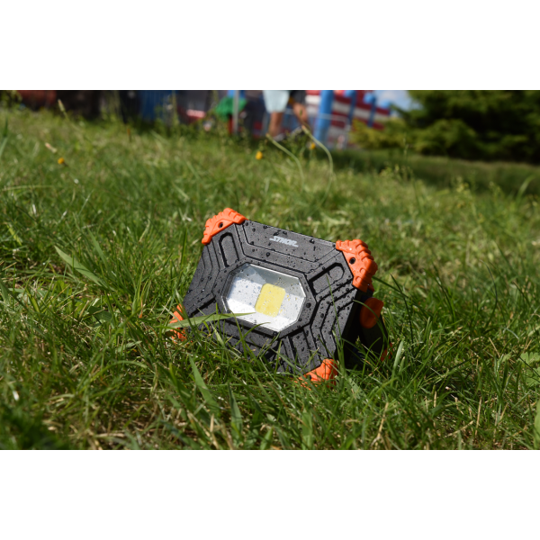 REFLEKTOR PRZENOŚNY 20W COB 2000LM 82871