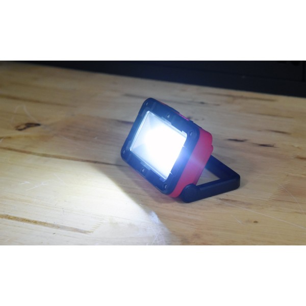 REFLEKTOR PRZENOŚNY 5W COB 300LM YT-81819