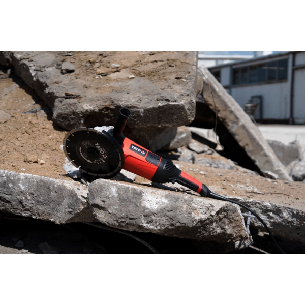 SZLIFIERKA KĄTOWA  2800W 230MM YT-82110