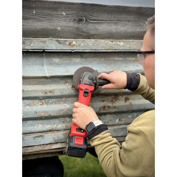 SZLIFIERKA KĄTOWA 18V, 125 MM, 3000-8500 MIN⁻¹ - AKUMULATOR 4 AH YT-828294