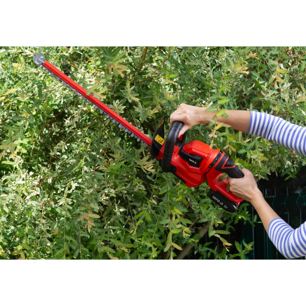 NOŻYCE DO ŻYWOPŁOTU 18V, 45 CM, OBROTOWY - AKUMULATOR 2 AH YT-828331