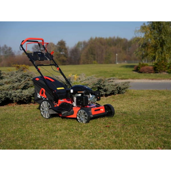 KOSIARKA SPALINOWA 53 CM Z NAPĘDEM POJ 196 CM3 YT-85532