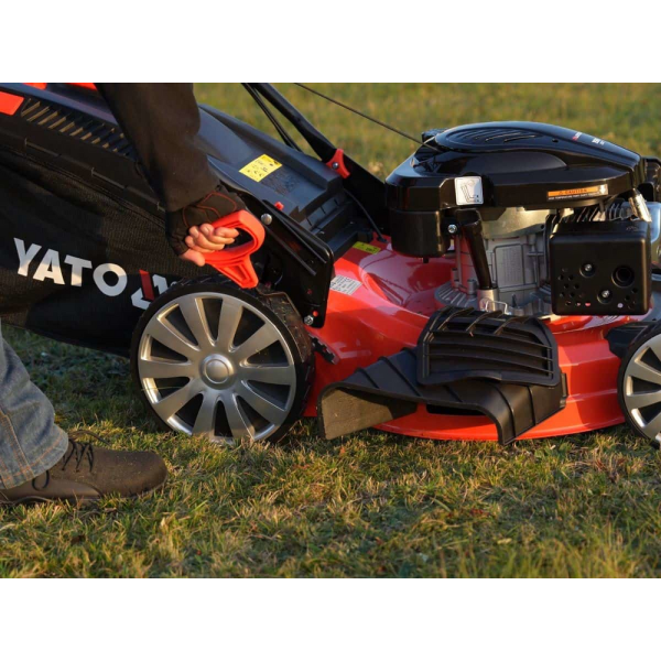 KOSIARKA SPALINOWA 53 CM Z NAPĘDEM POJ 196 CM3 YT-85532