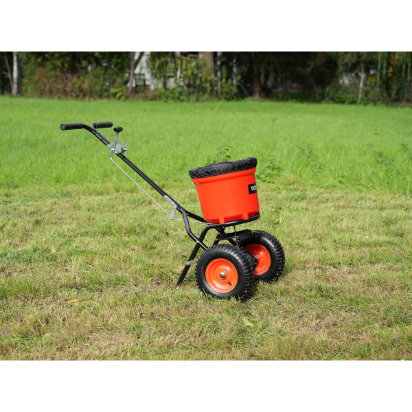 SIEWNIK/ROZRZUTNIK OGRODOWY DO NAWOZU, PIASKU, NASION, ROTACYJNY 25 KG,23 L YT-86715