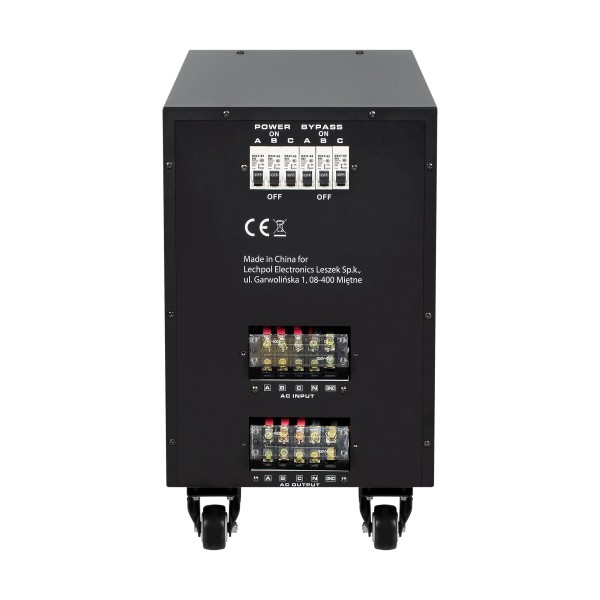 Automatyczny trójfazowy stabilizator napięcia  KEMOT PROavr-30k