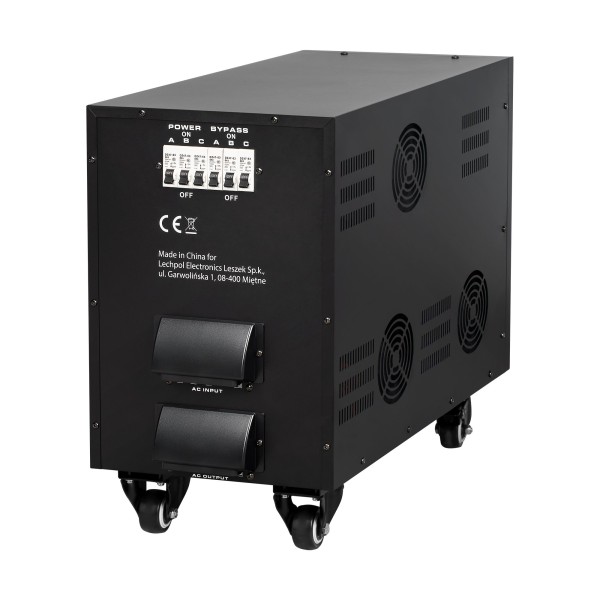 Automatyczny trójfazowy stabilizator napięcia  KEMOT PROavr-30k