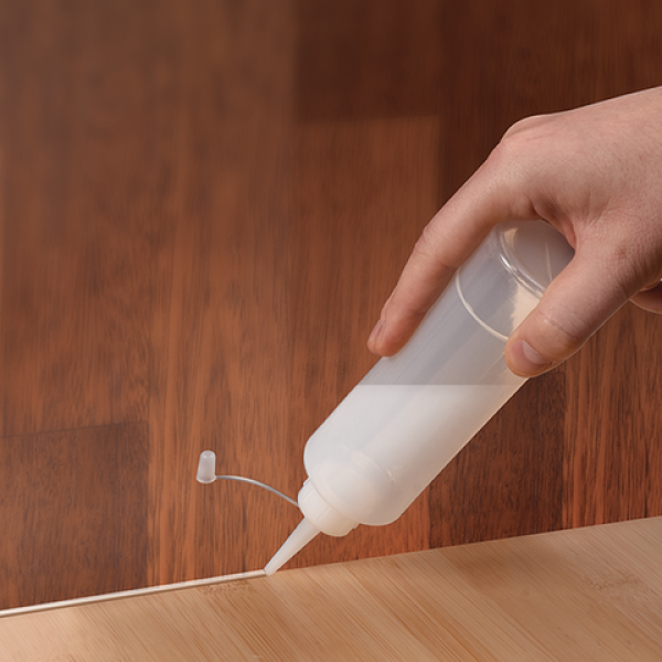 DOZOWNIK DO KLEJU 250 ML Z 3 WYMIENNYMI KOŃCÓWKAMI 78027