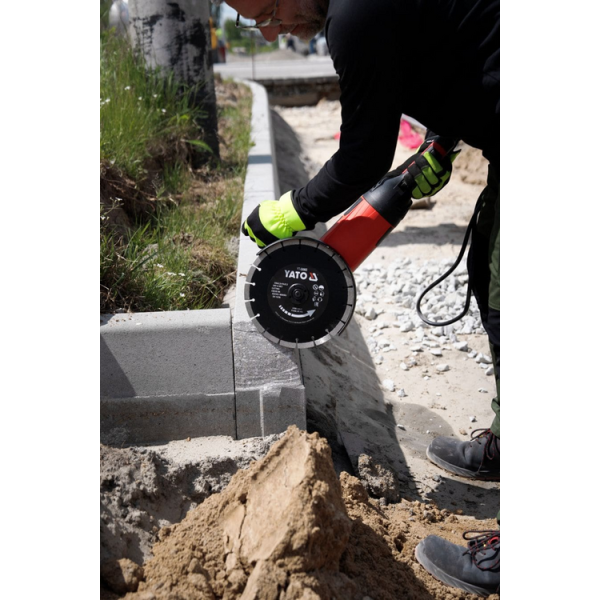 SZLIFIERKA KĄTOWA  2800W 230MM YT-82110