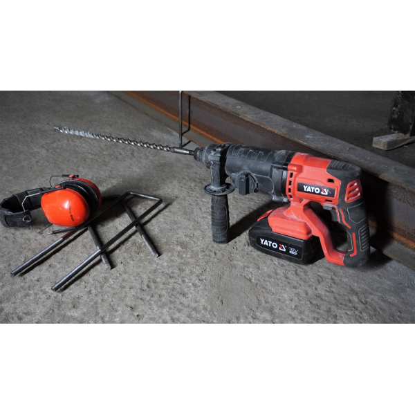 MŁOTOWIERTARKA 18V SDS PLUS 2,4J, Z PODKUWANIEM - BEZ AKUMULATORA YT-82772