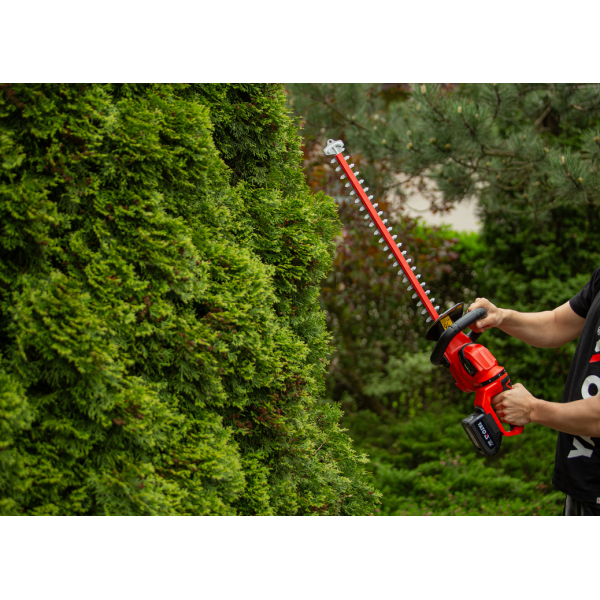 NOŻYCE DO ŻYWOPŁOTU 18V, 55 CM, OBROTOWE - BEZ AKUMULATORA YT-828334