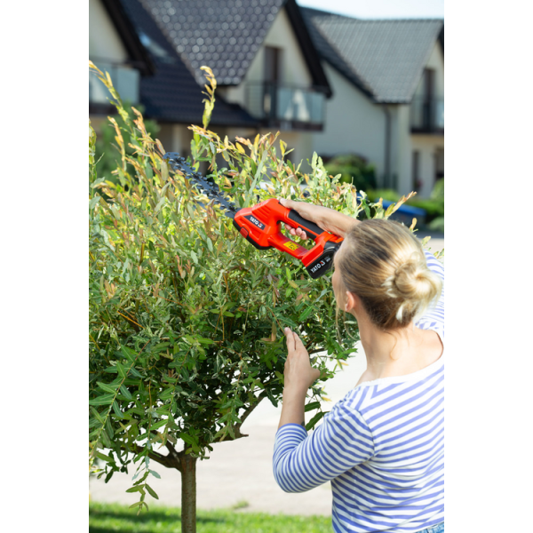 NOŻYCE DO TRAWY I ŻYWOPŁOTU 18V - AKUMULATOR 2 AH YT-828355