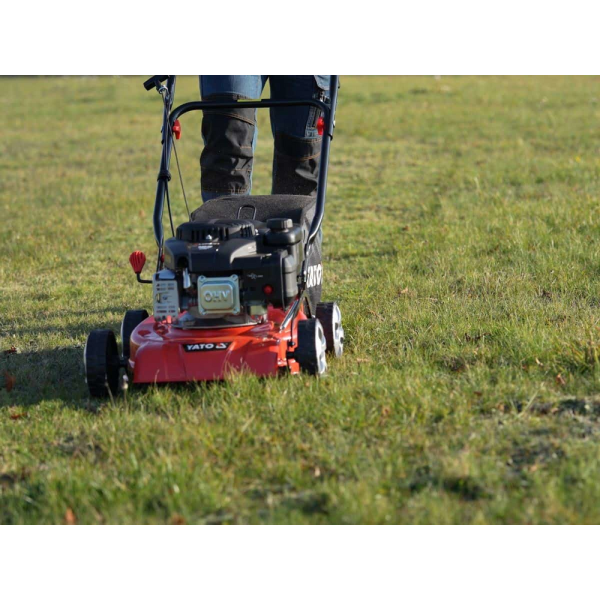 KOSIARKA SPALINOWA 41 CM BEZ NAPĘDU POJ 123 CM3 YT-85520