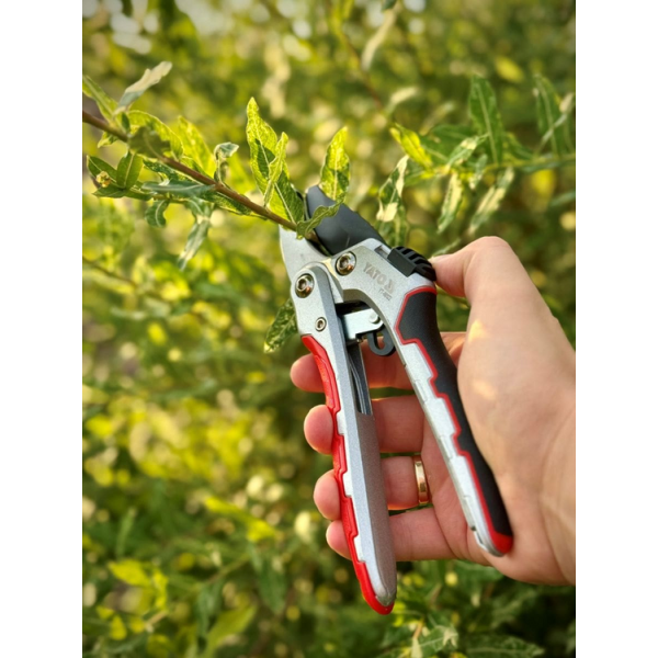 SEKATOR KOWADEŁKOWY ALUMINIOWY 190MM Z GRZECHOTKĄ ORAZ BLOKADĄ OTWARCIA YT-88122